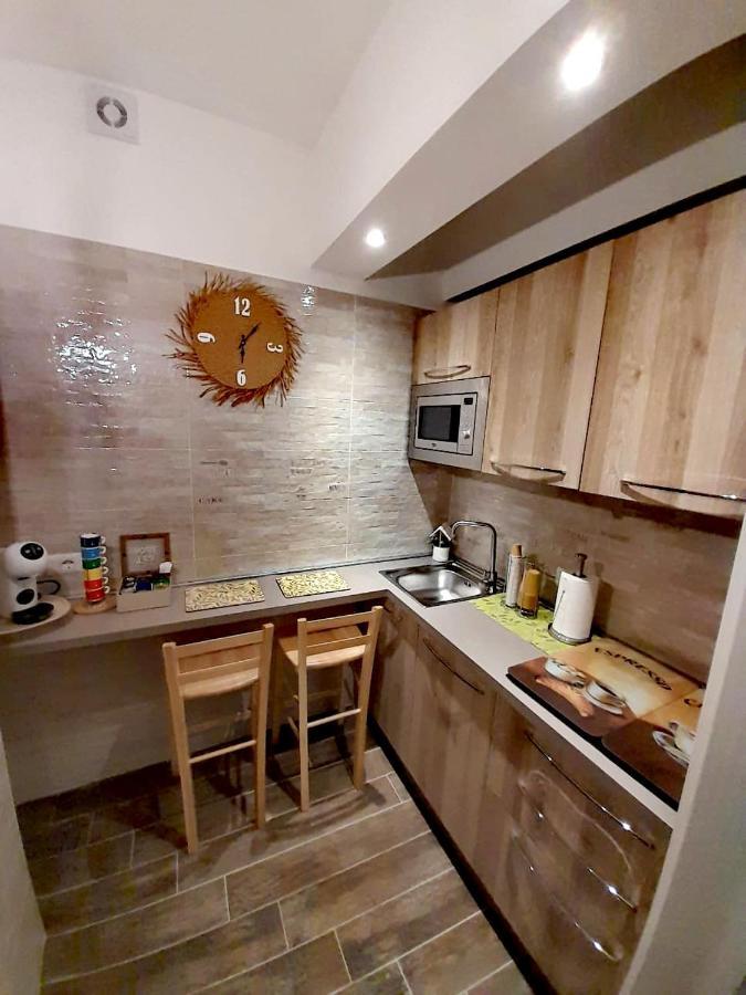 L'Oasi Di Venere Bed And Breakfast กาแซร์ตา ภายนอก รูปภาพ