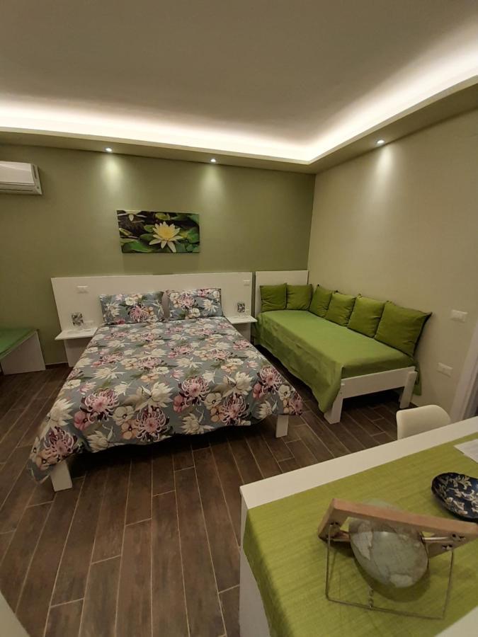 L'Oasi Di Venere Bed And Breakfast กาแซร์ตา ภายนอก รูปภาพ