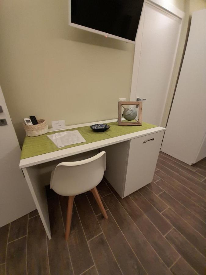 L'Oasi Di Venere Bed And Breakfast กาแซร์ตา ภายนอก รูปภาพ