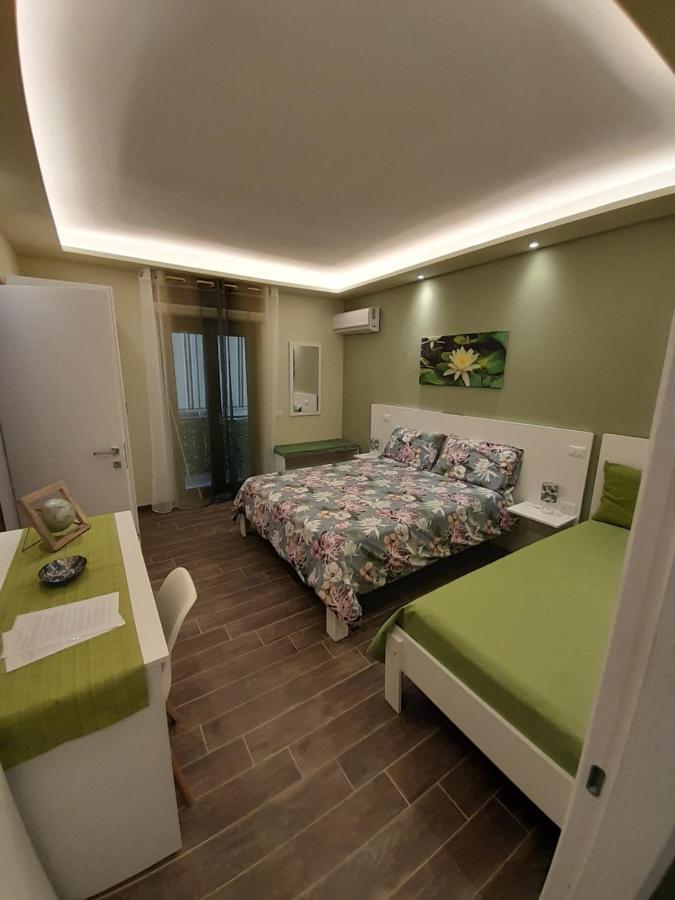 L'Oasi Di Venere Bed And Breakfast กาแซร์ตา ภายนอก รูปภาพ