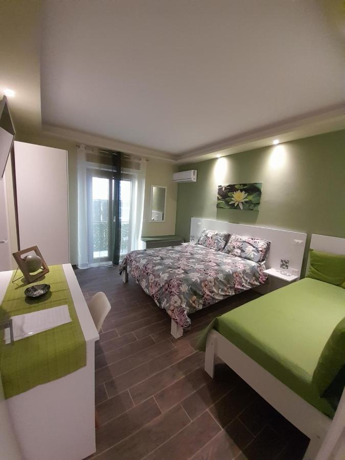L'Oasi Di Venere Bed And Breakfast กาแซร์ตา ภายนอก รูปภาพ