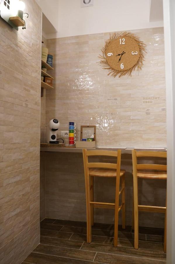 L'Oasi Di Venere Bed And Breakfast กาแซร์ตา ภายนอก รูปภาพ