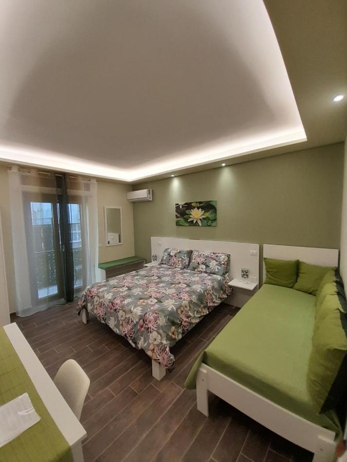 L'Oasi Di Venere Bed And Breakfast กาแซร์ตา ภายนอก รูปภาพ